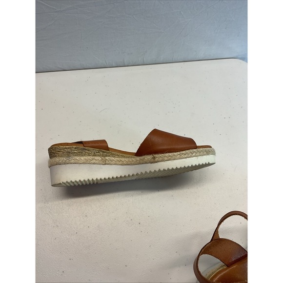 Bertuchi made in Spain Leather Sandals 8 US 39 EUR Womens Brown Buckle - Picture 10 of 13